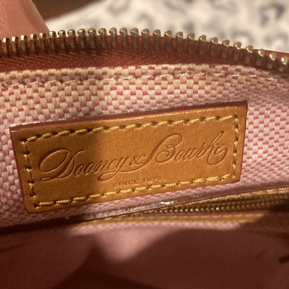 Dooney and Bourke Dillen Large Pocket Sac - Picture 4 of 7